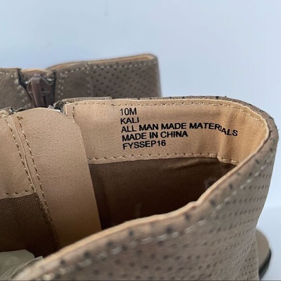 New Esprit Ankle Boots Bootie Heeled Faux Suede Leather Women Size 10 Taupe - Picture 10 of 11